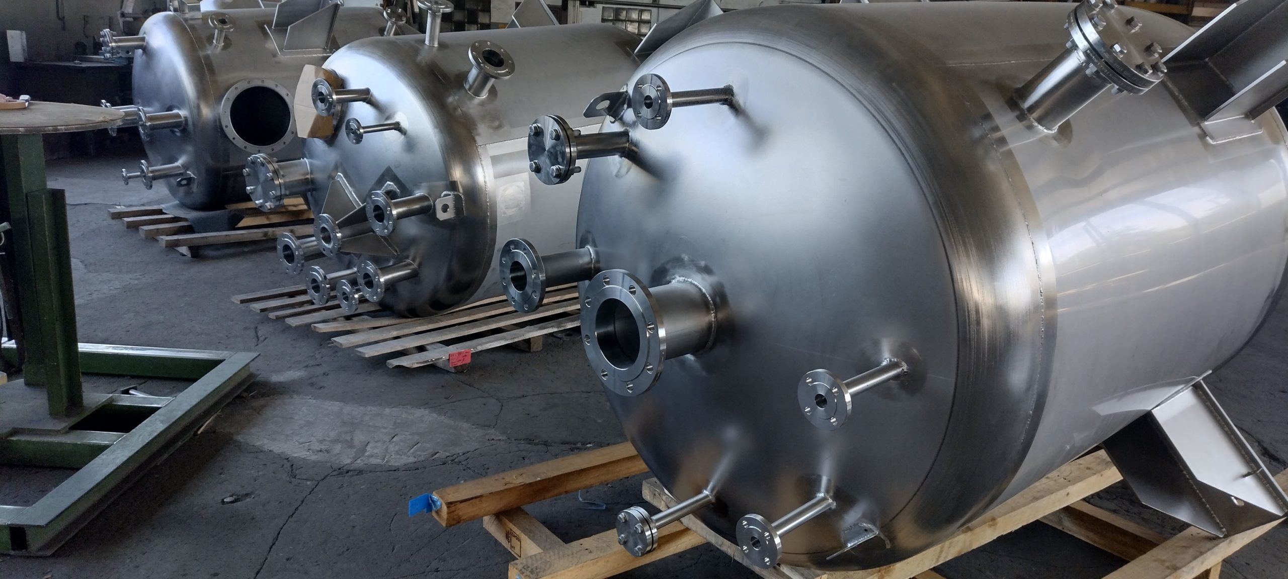 Expediting Aufgaben sowie Qualitätsinspektionen am Chemiebehälter für die Lithiumherstellung
